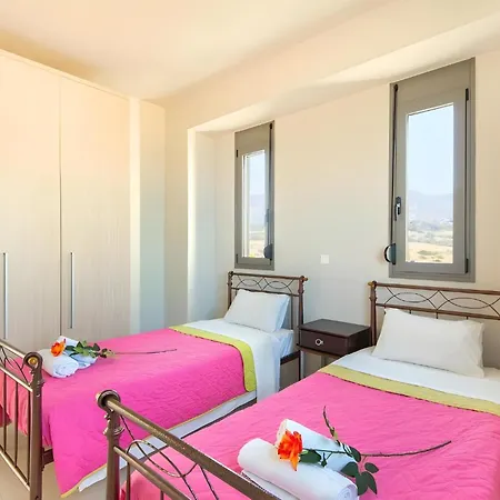 Olga Beachfront Luxury With Private Pool *