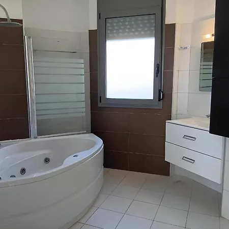 Olga Beachfront Luxury With Private Pool *