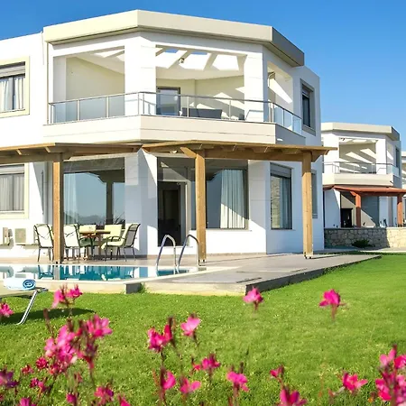Olga Beachfront Luxury With Private Pool Vila